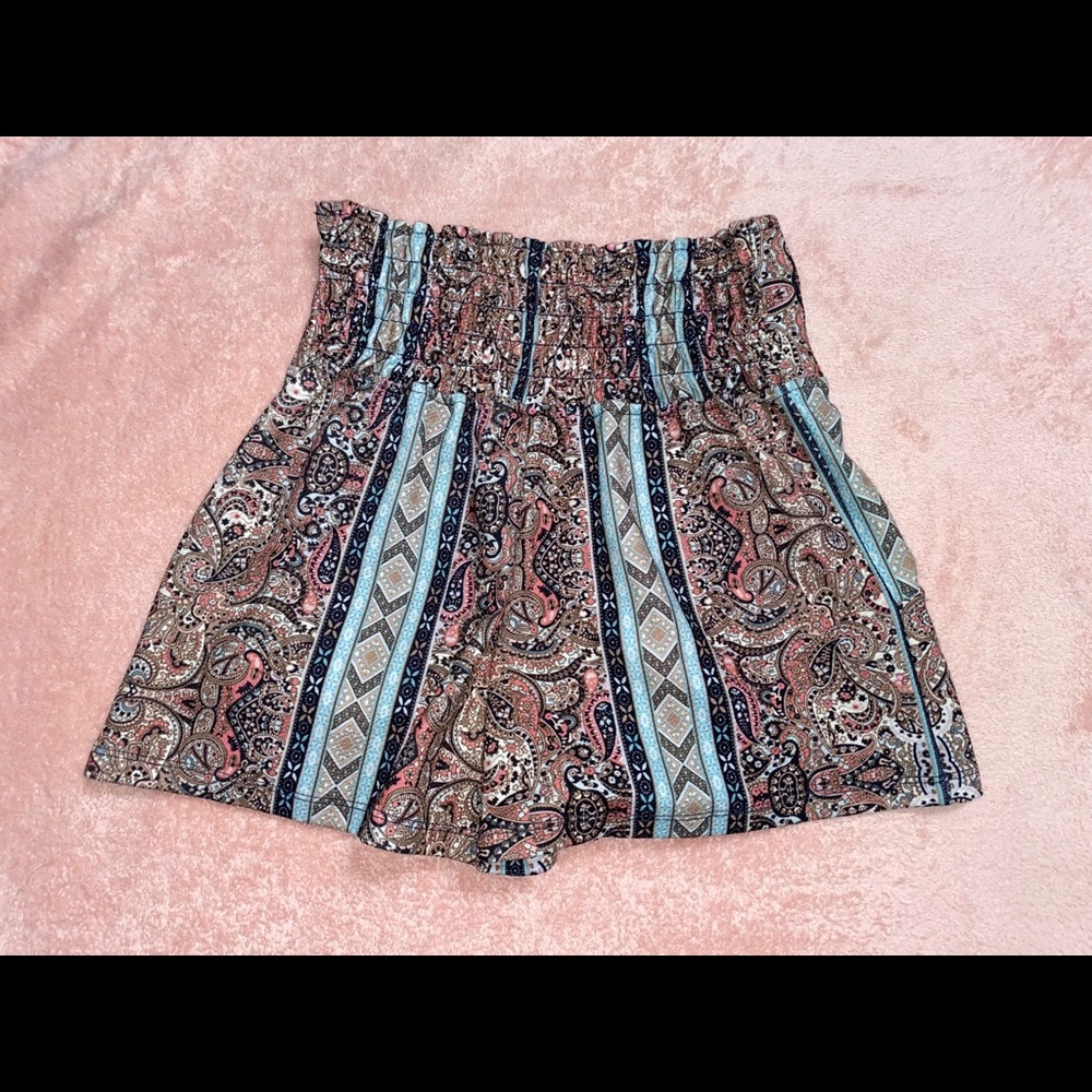 Colorful shorts - Picture 2 of 2